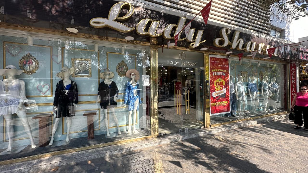 Lady sharm